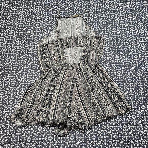 American Eagle Romper   - Picture 2 of 9